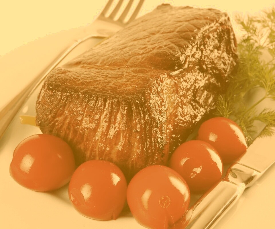 Стейк с помидорами обои