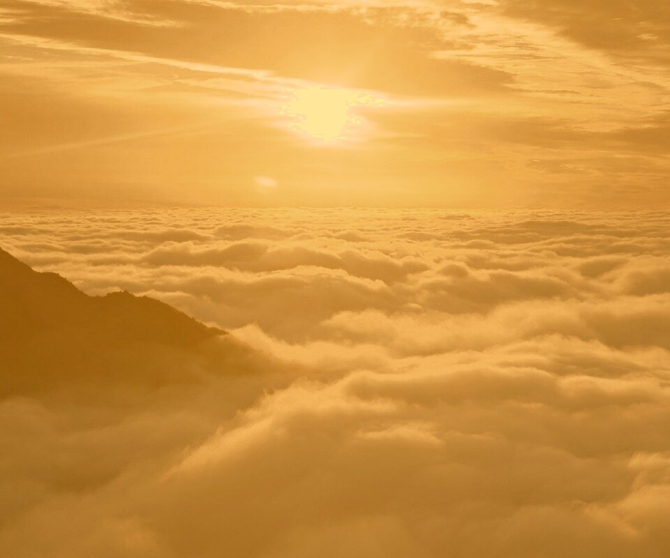 Горы выше облаков обои