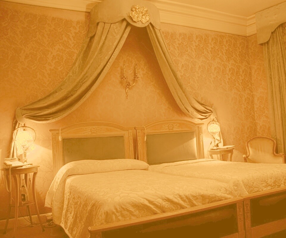 Спальня обои