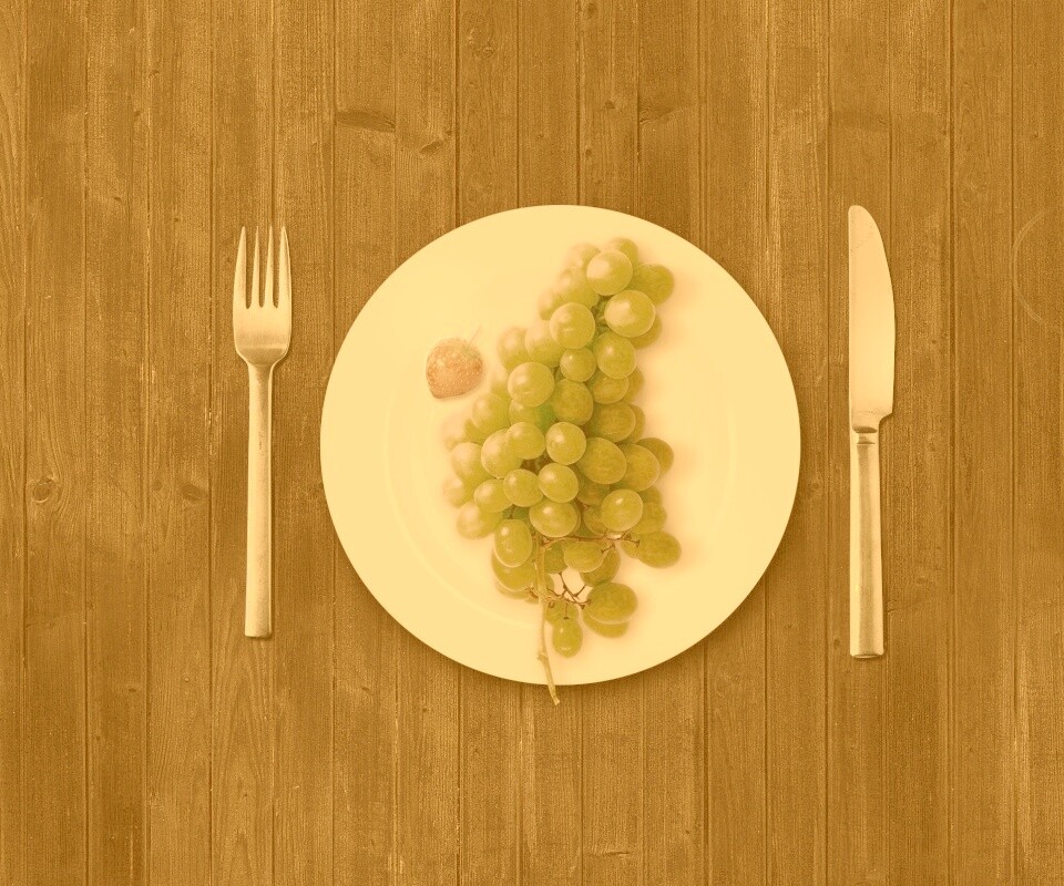 Виноград с клубникой обои