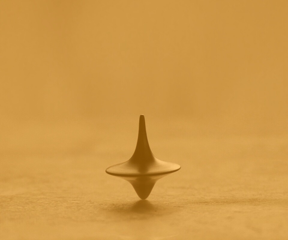 Волчок обои