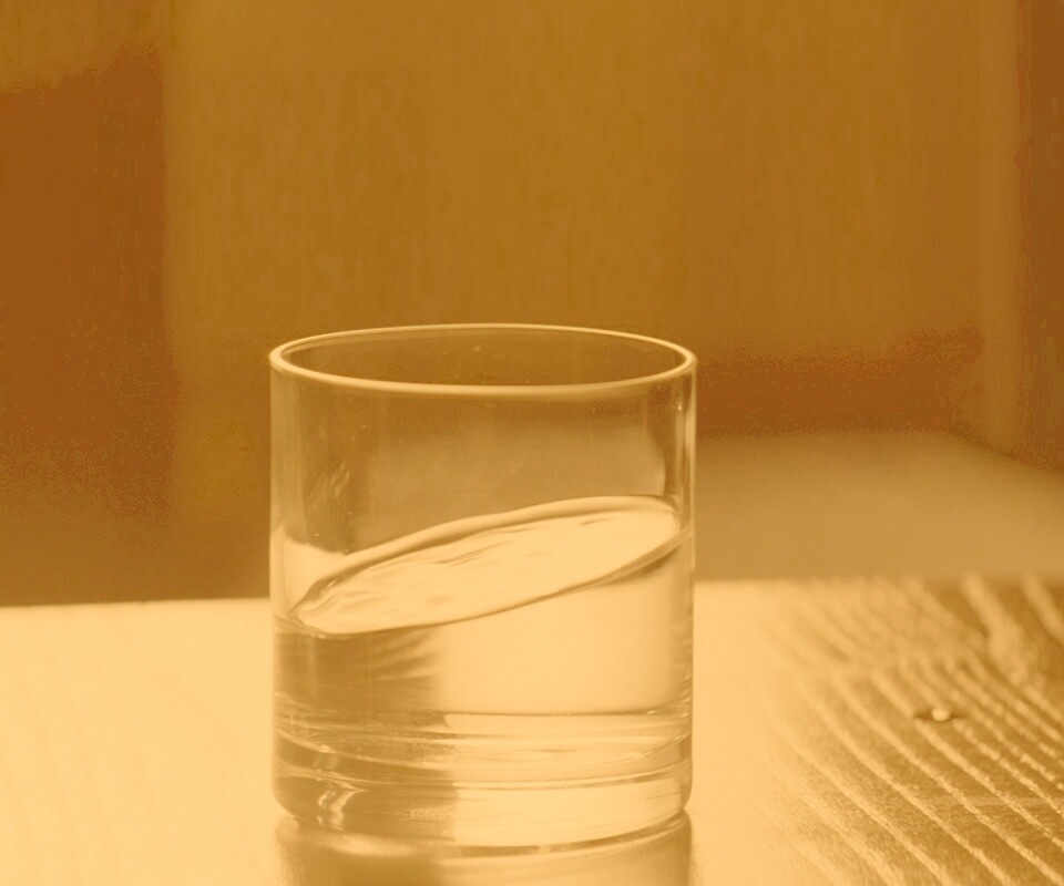 Стакан воды из Начала обои