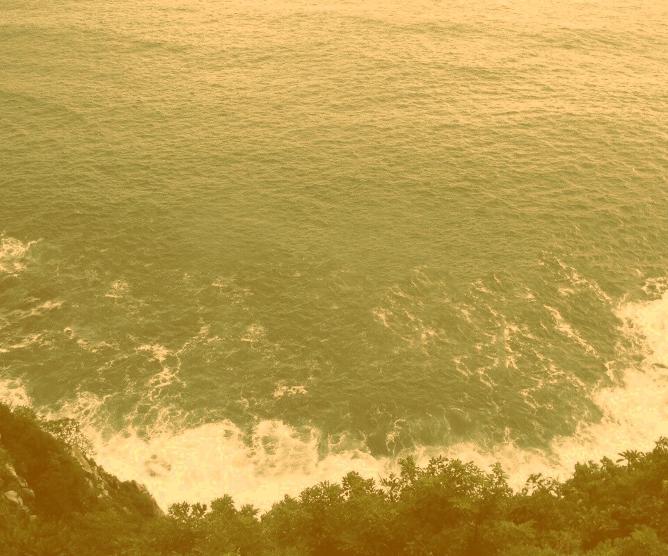 Утёс у красивого моря обои