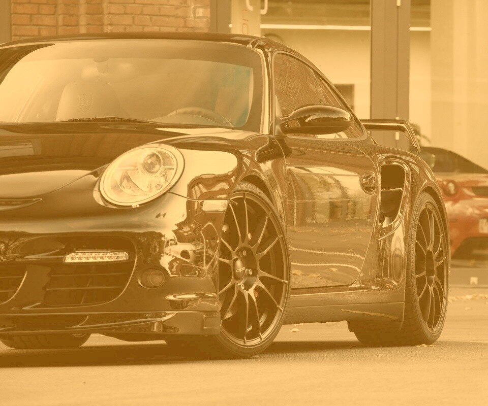 Порш на улице обои