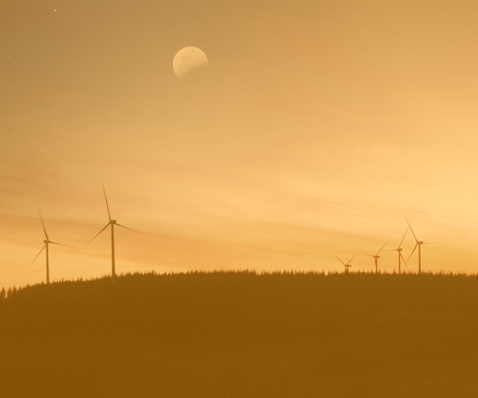 Закат за холмом обои