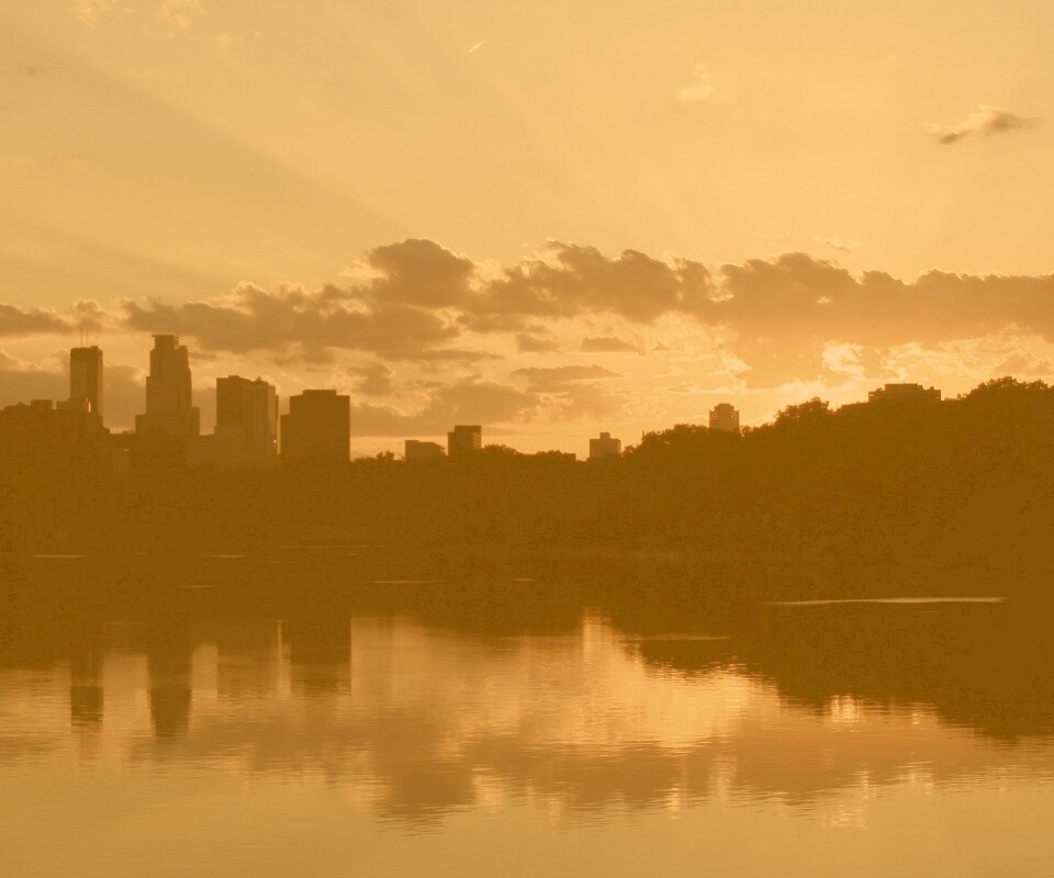 Закат над городом обои