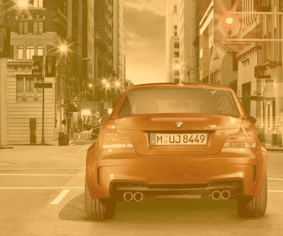 BMW M1 на улицах города обои