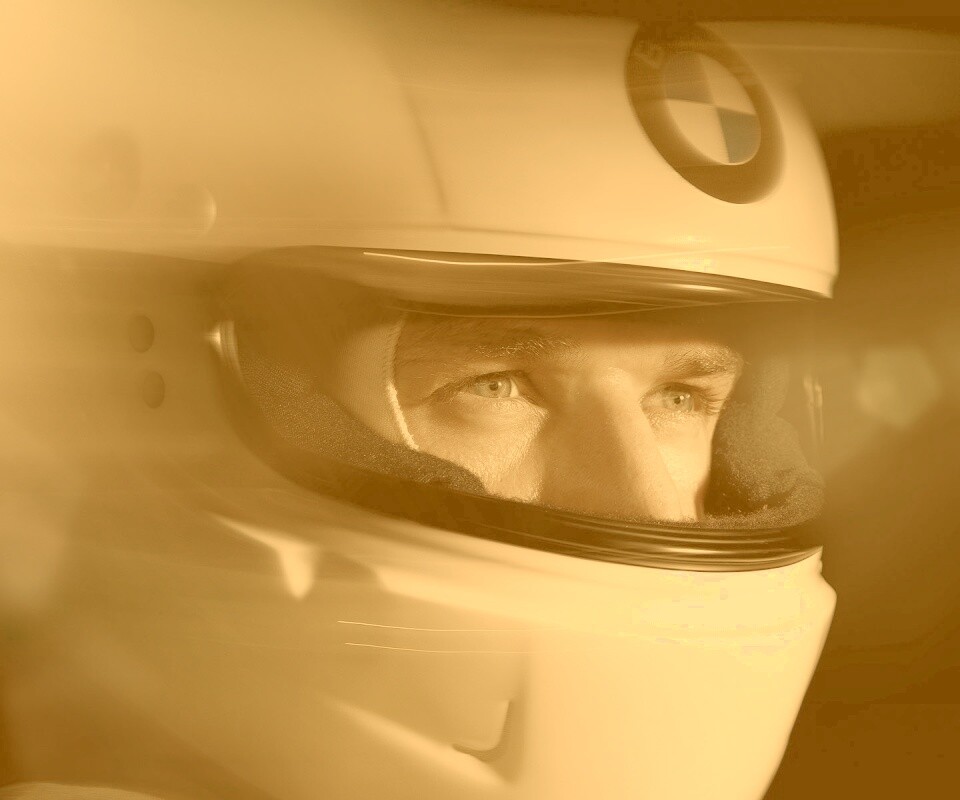 Гонщик BMW обои