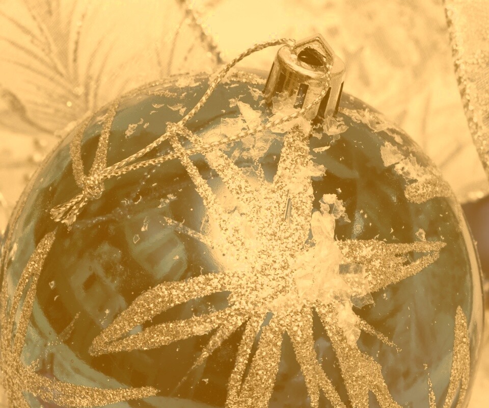 Синий елочный шар обои