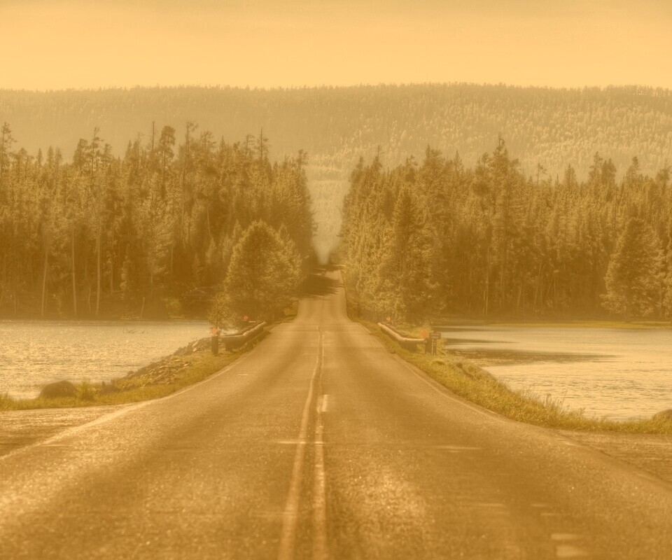 Дорога через озеро обои