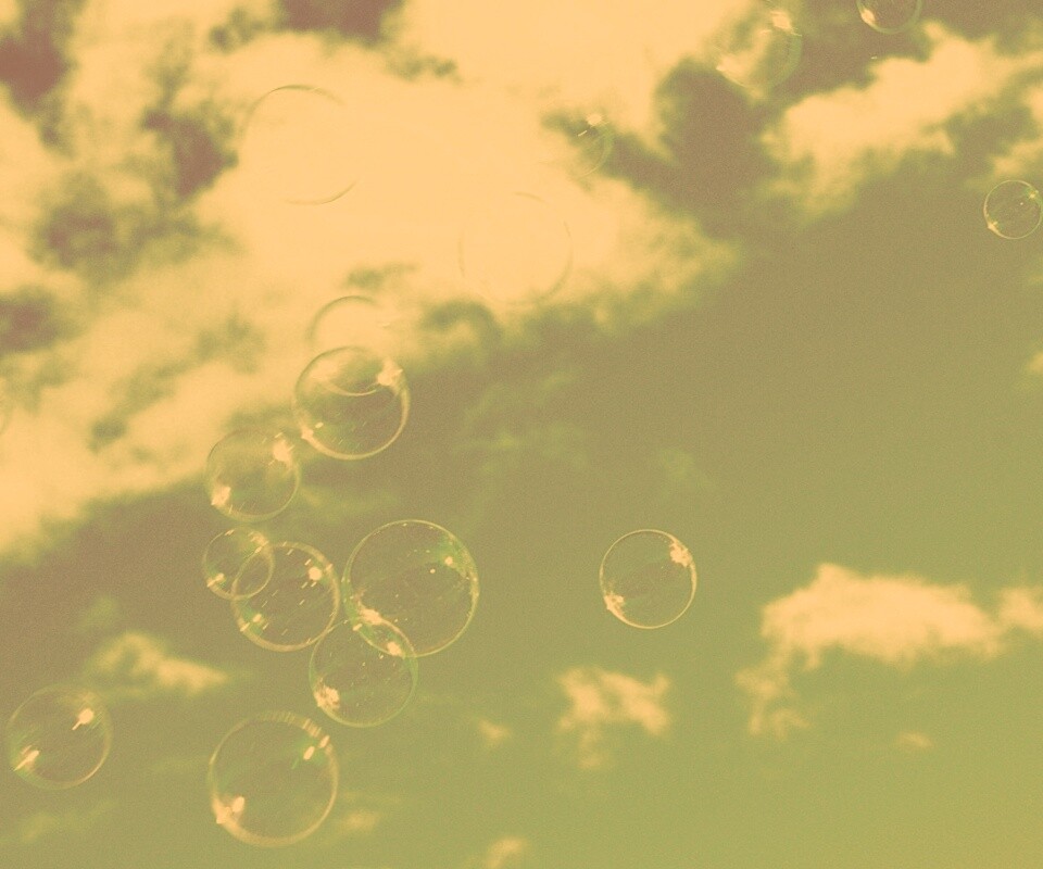 Мыльные пузыри в небе обои