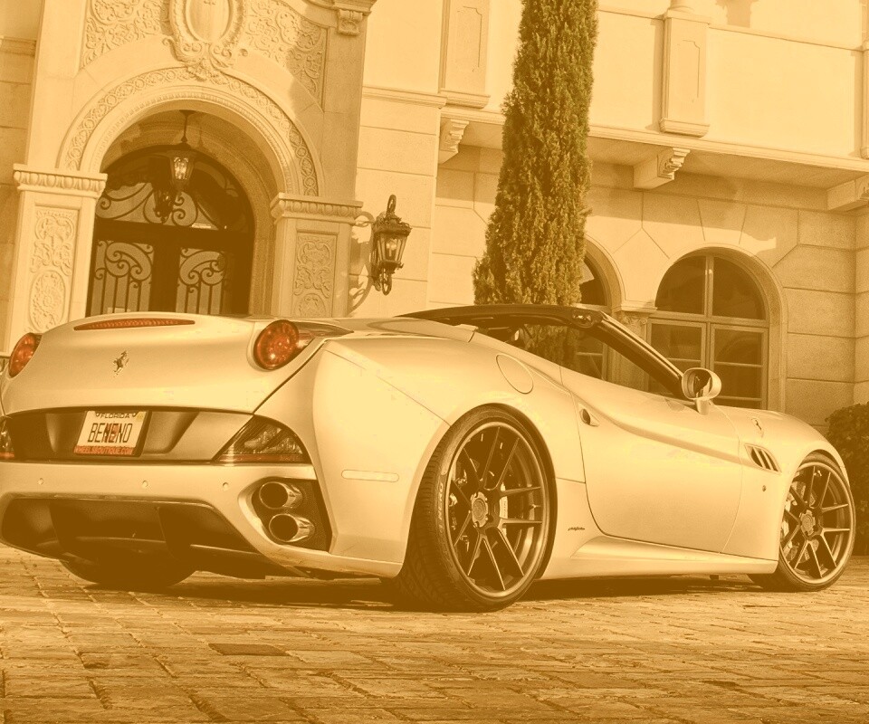 Ferarri у особняка обои