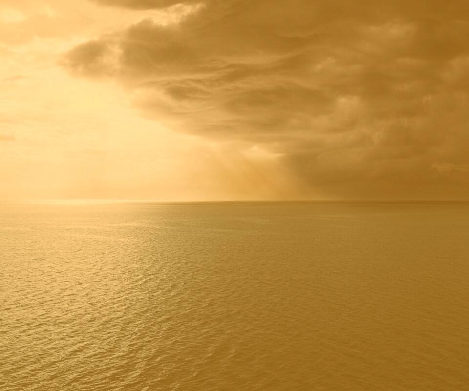 Синее море и грозные тучи обои