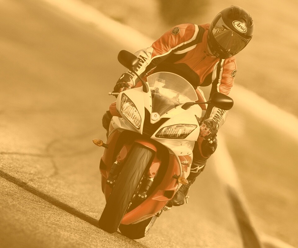 Мотоциклист на спортбайке обои