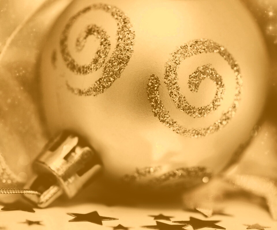 Ёлочный шарик белого цвета обои