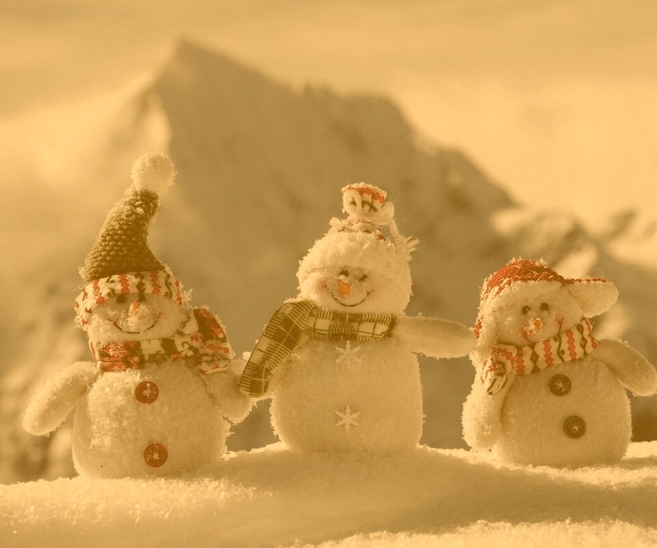 Три снеговика обои