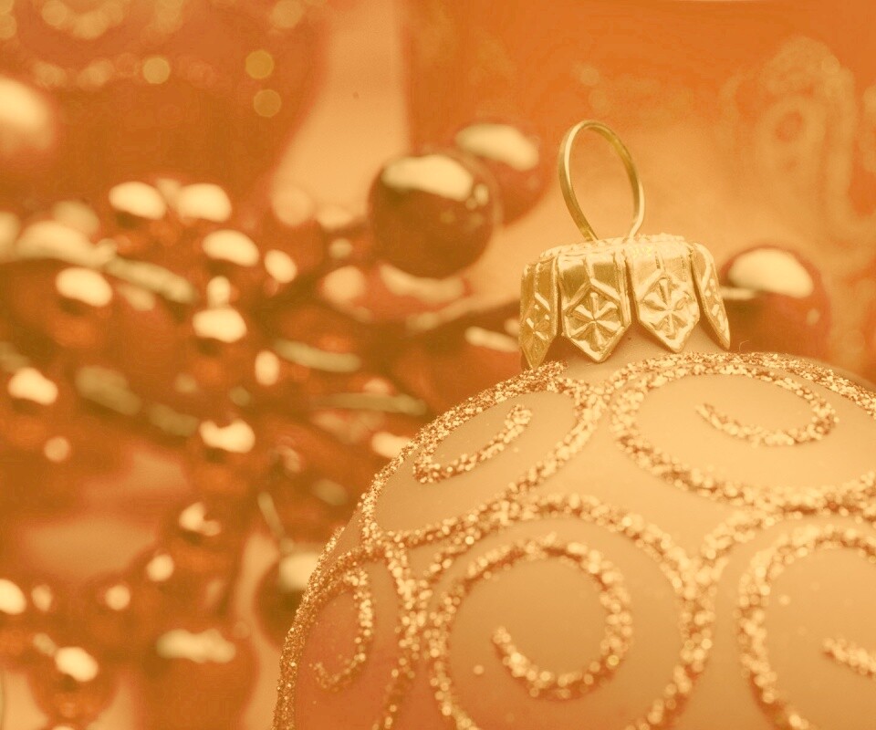 Красная ёлочная игрушка обои