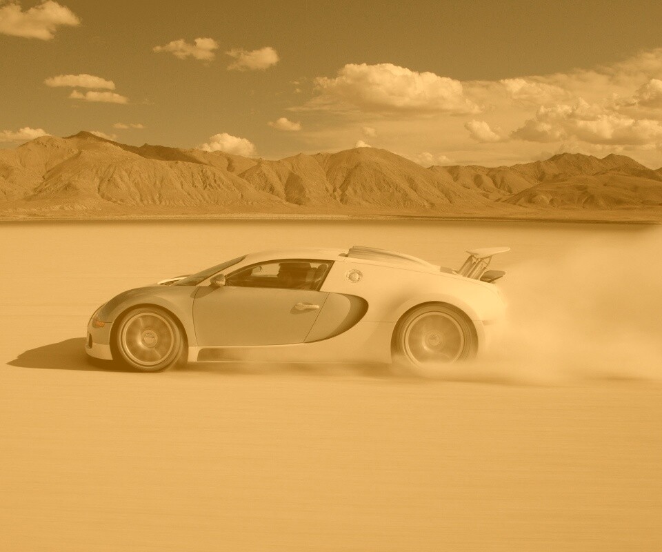 Бугатти в долине обои