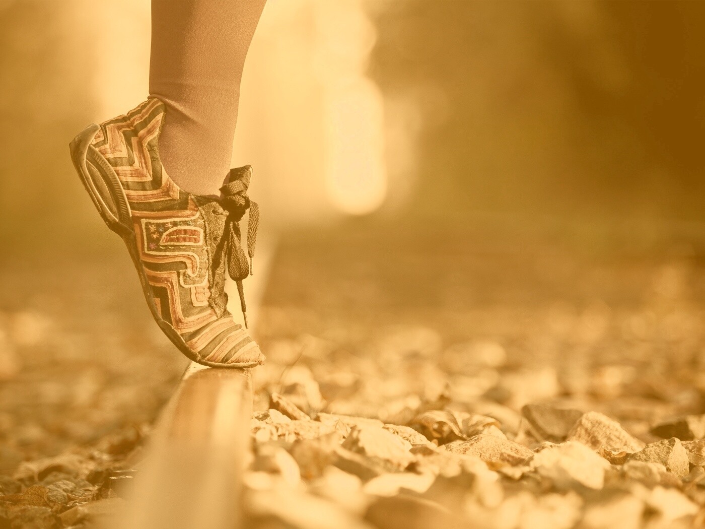 Разноцветные кроссовки обои