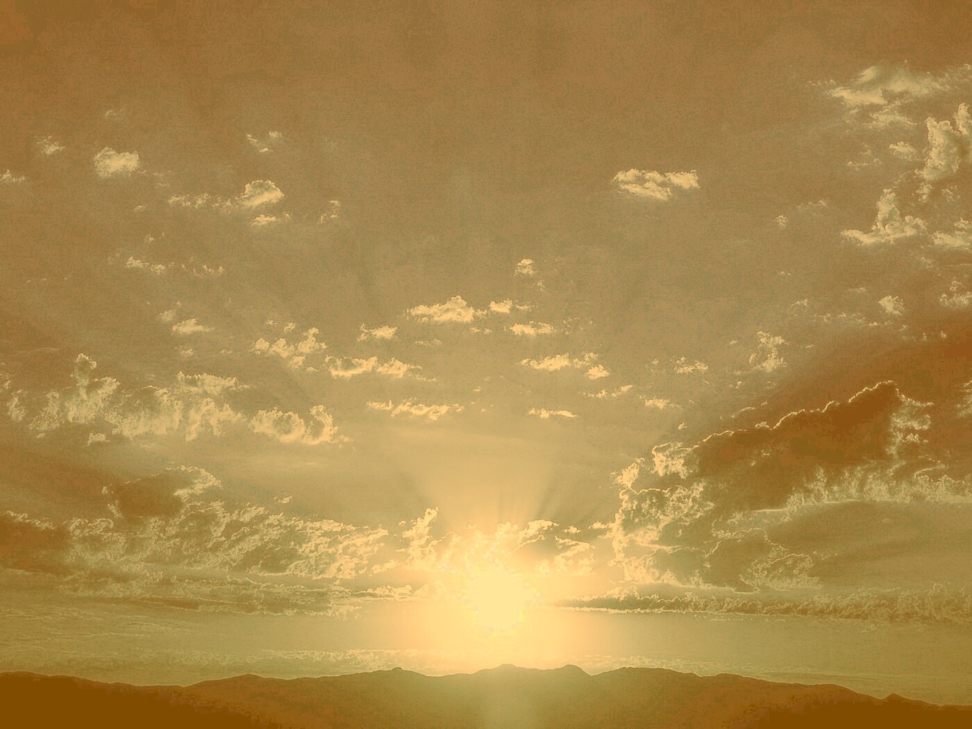 Восход в горах обои