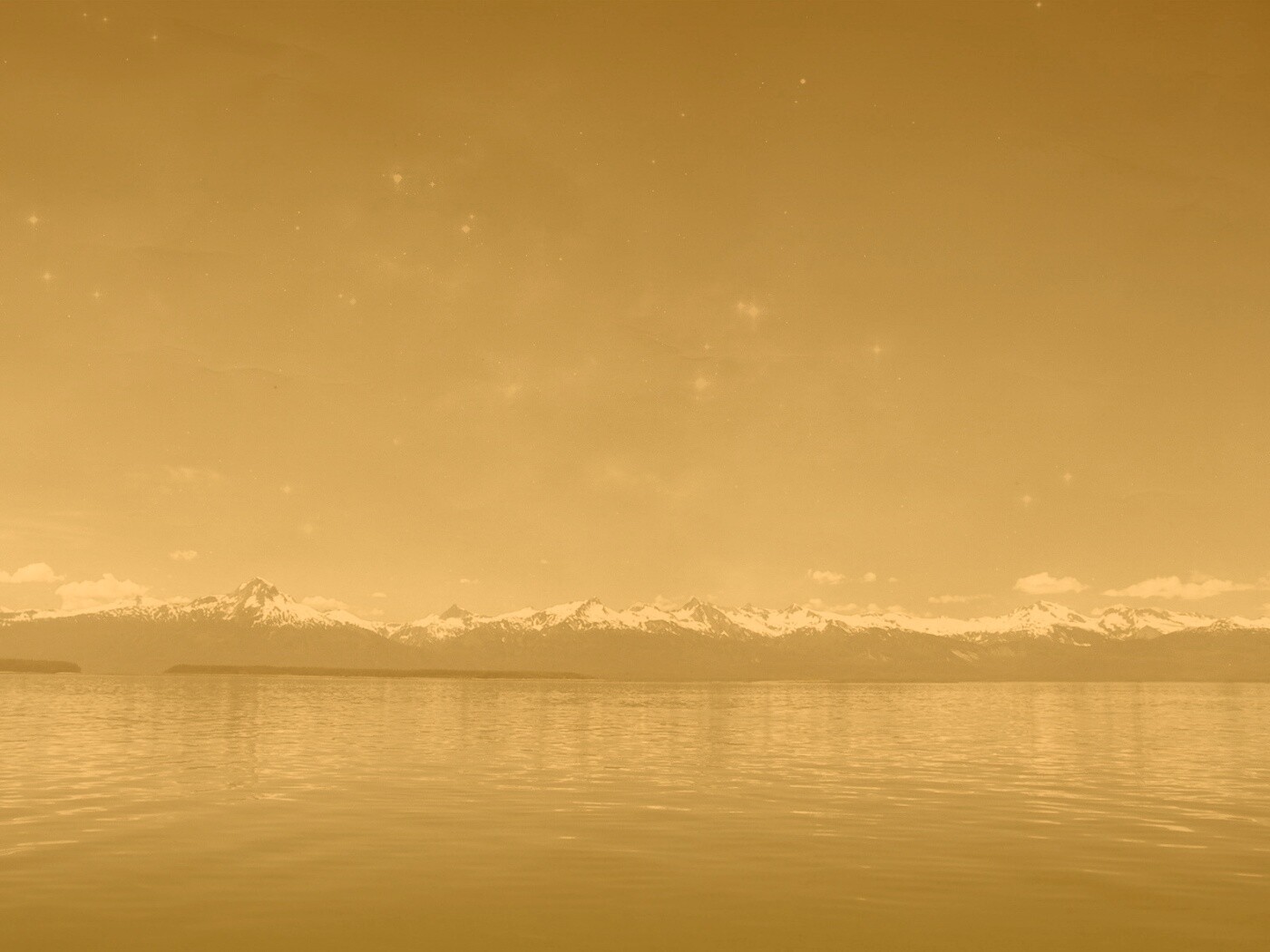 Горы за морем обои