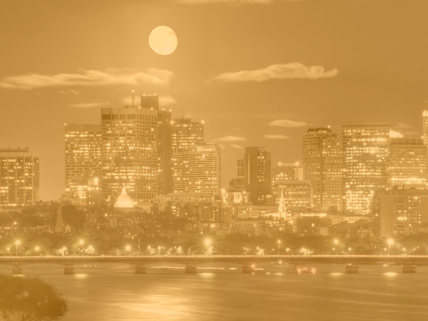 Луна над мегаполисом обои