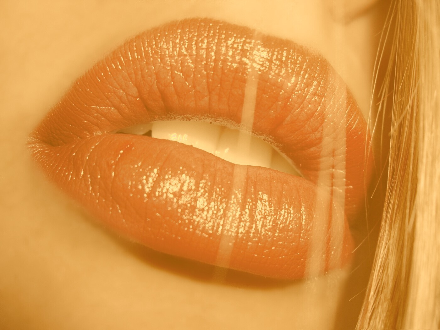 Сочные губы обои