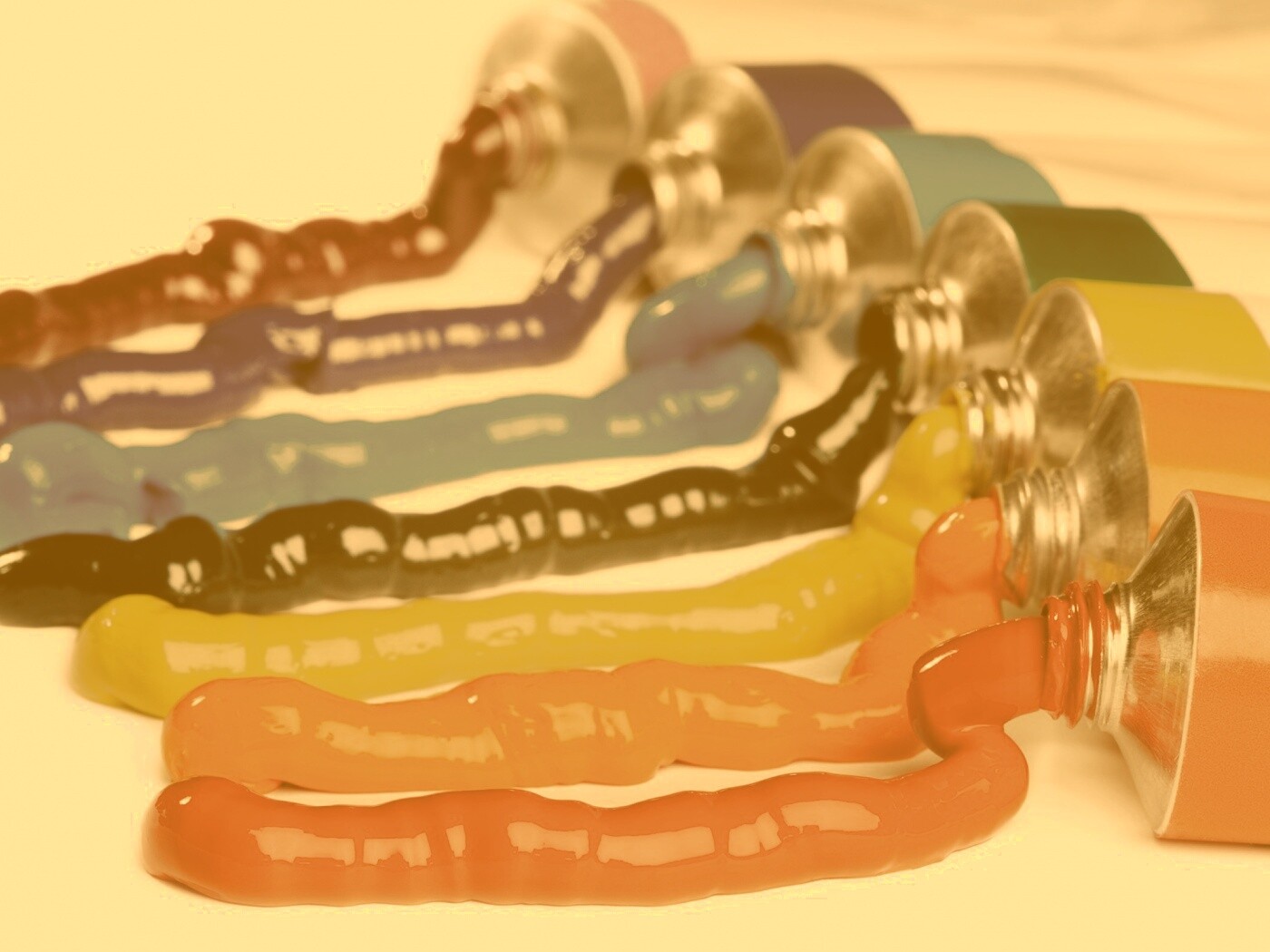 Тюбики с краской обои