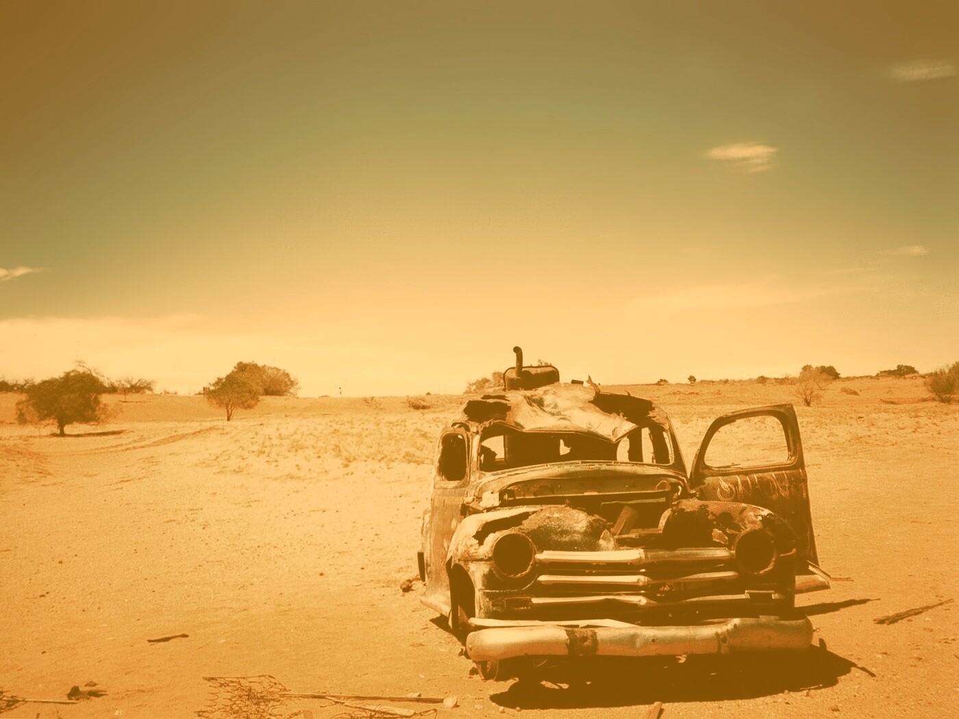 Брошенная в пустыне машина обои