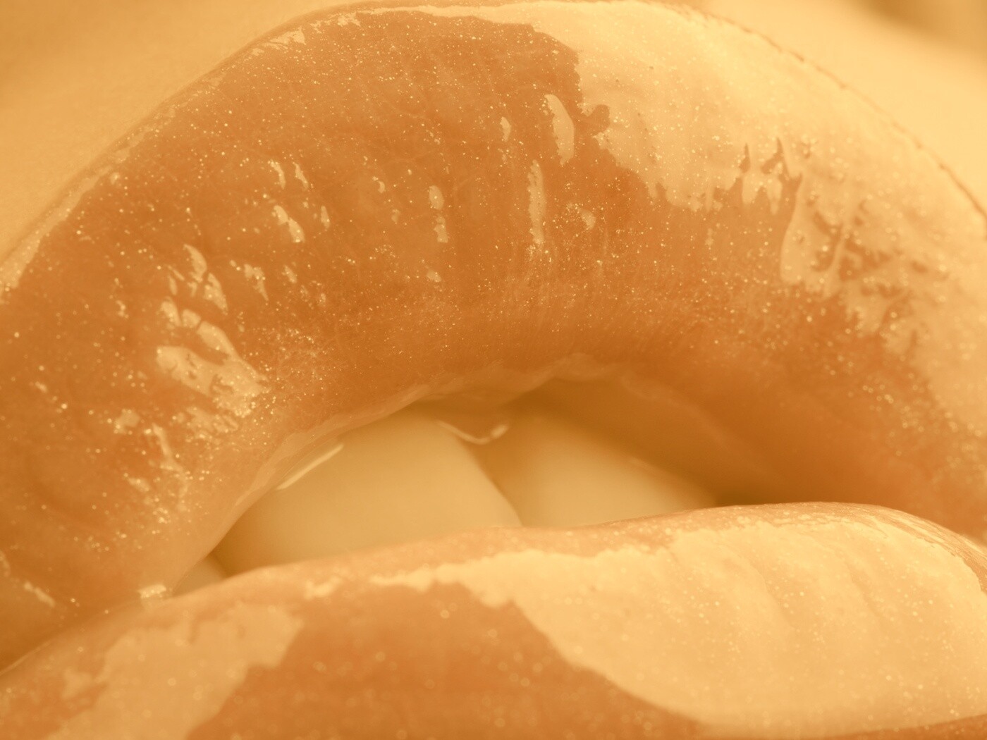 Губы с блеском обои