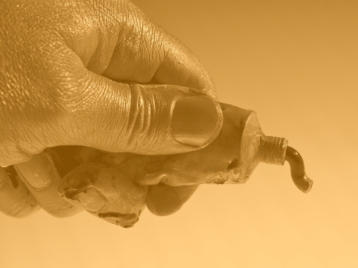 Чёрная краска обои