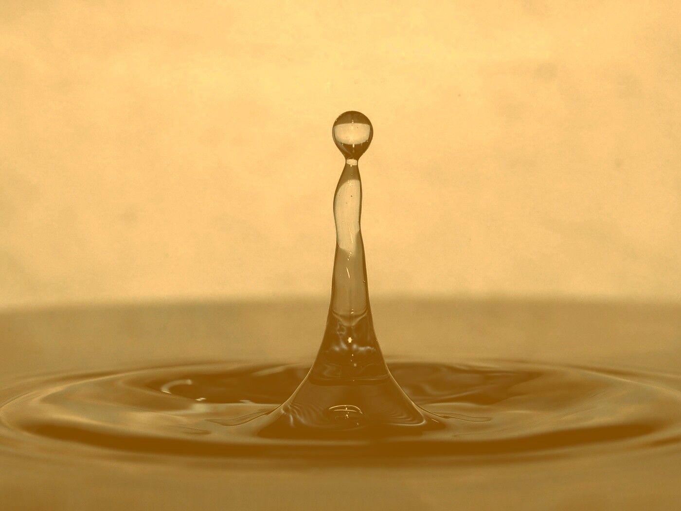 Падение капли обои