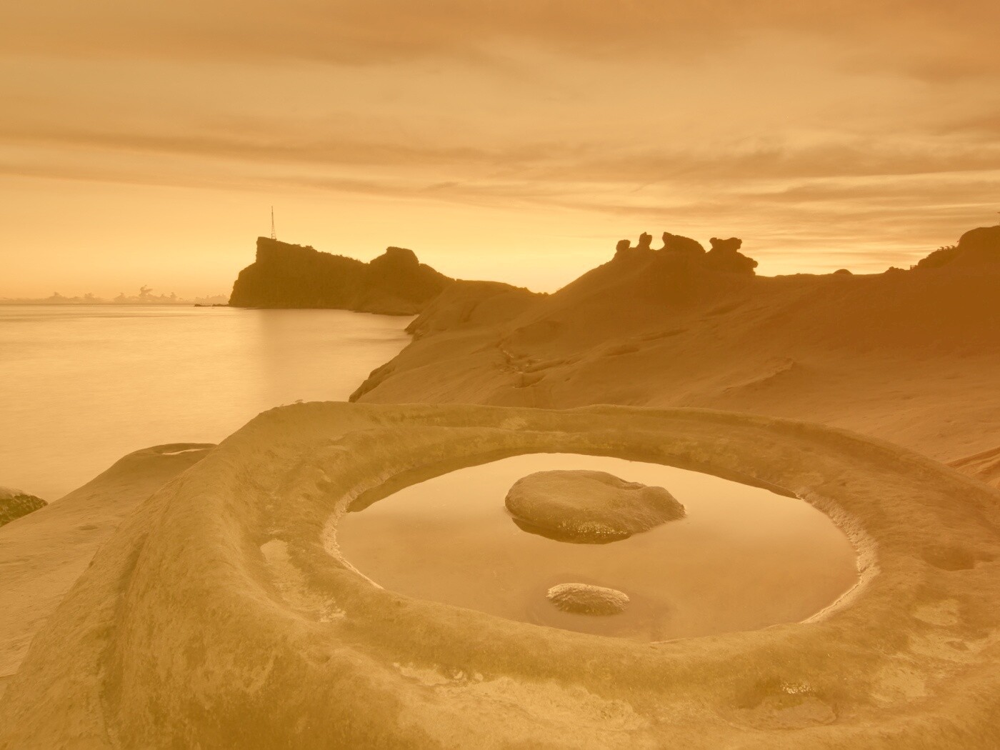 Закат на побережье обои