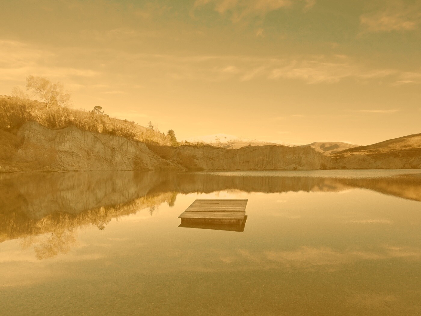 Уединенное озеро обои