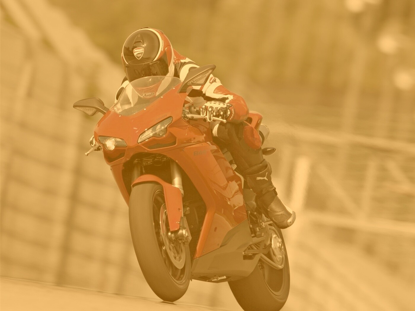 Мотоциклист на Дукати 848 обои