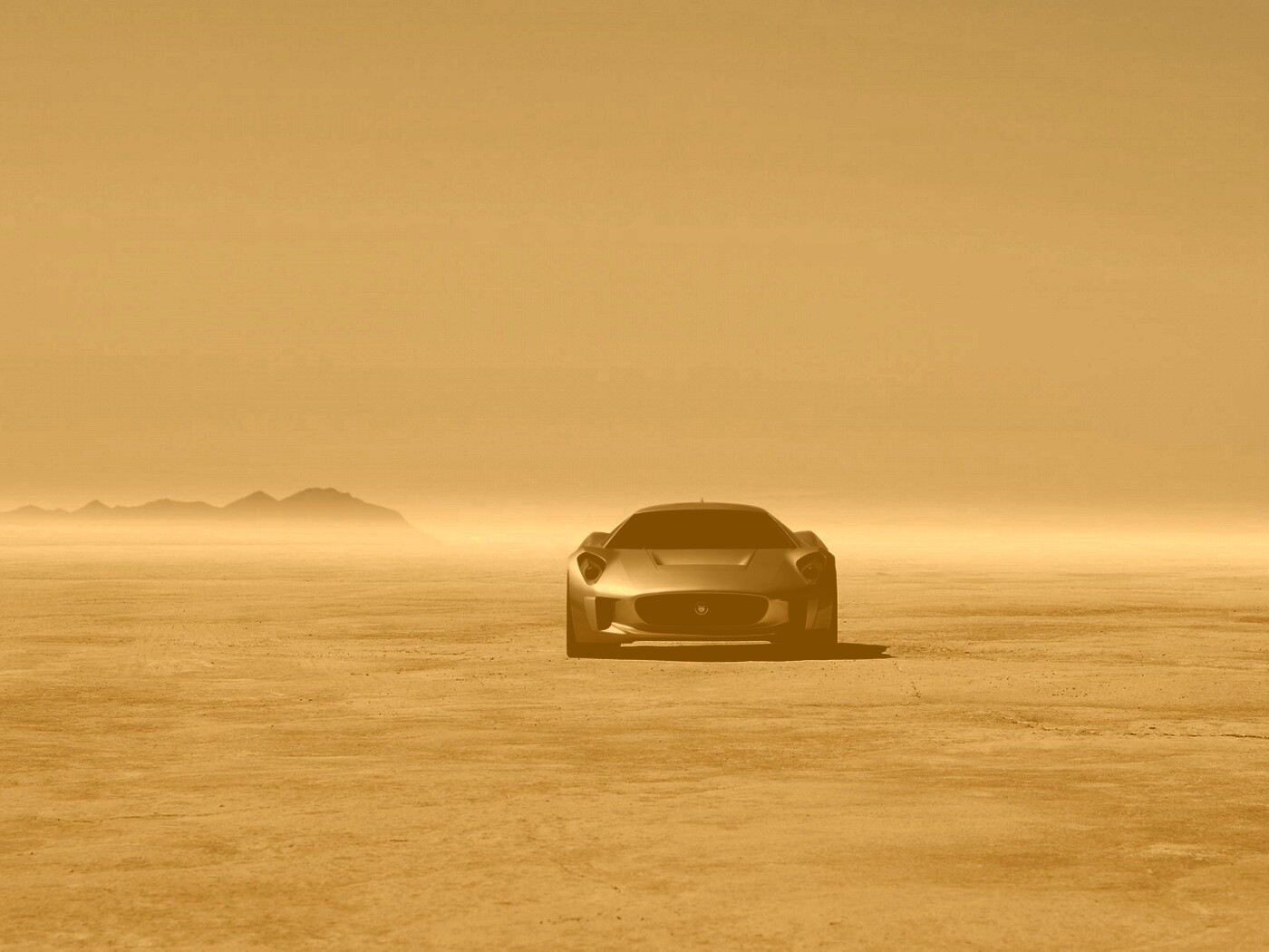 Ягуар подкрадывается обои