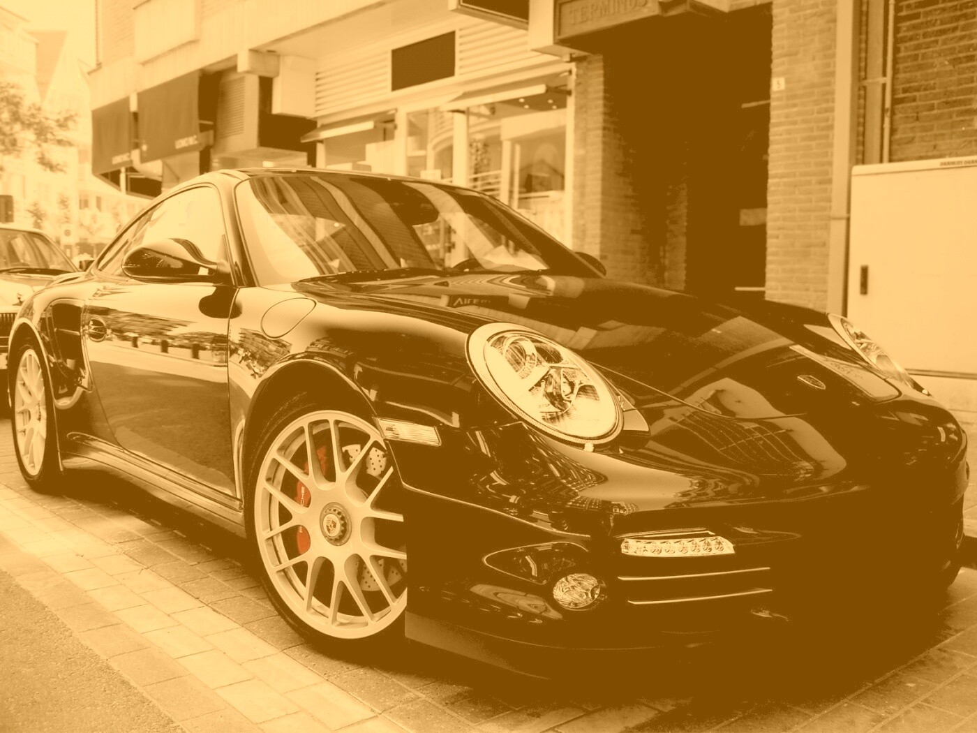 Чёрно-белое фото Porsche обои