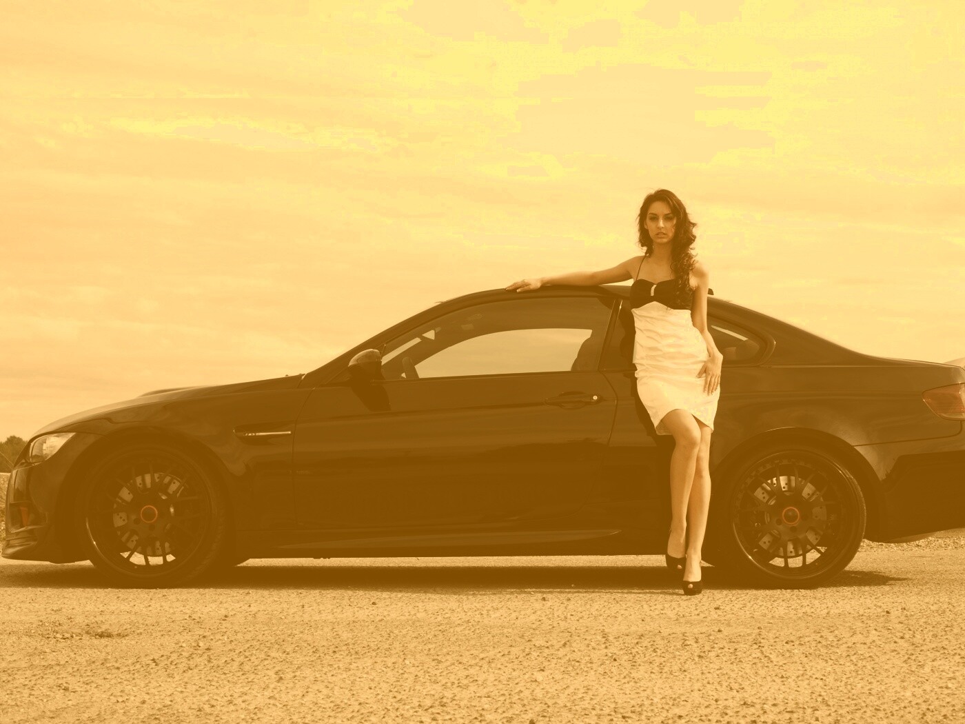 BMW и девушка обои