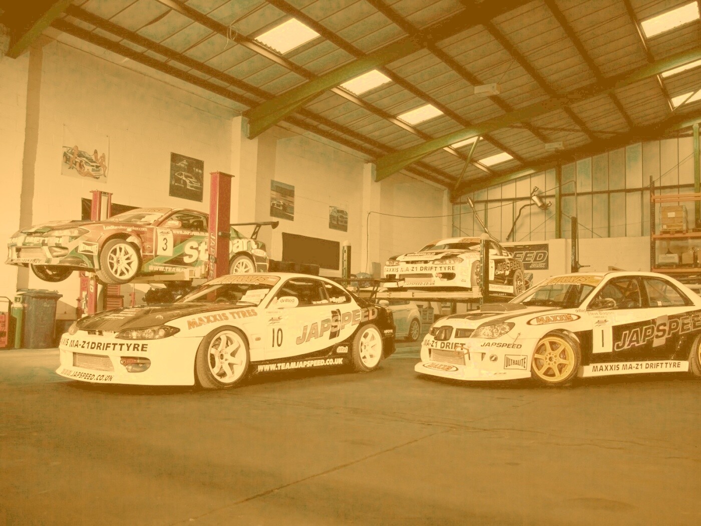 Автомастерская обои