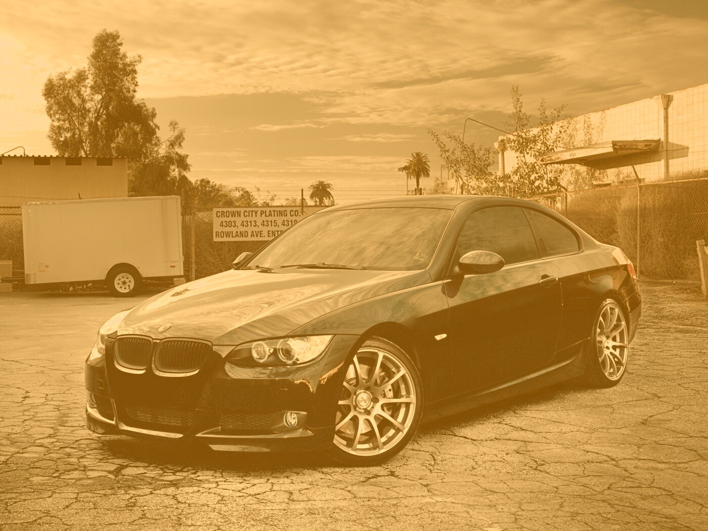 Чёрный БМВ обои