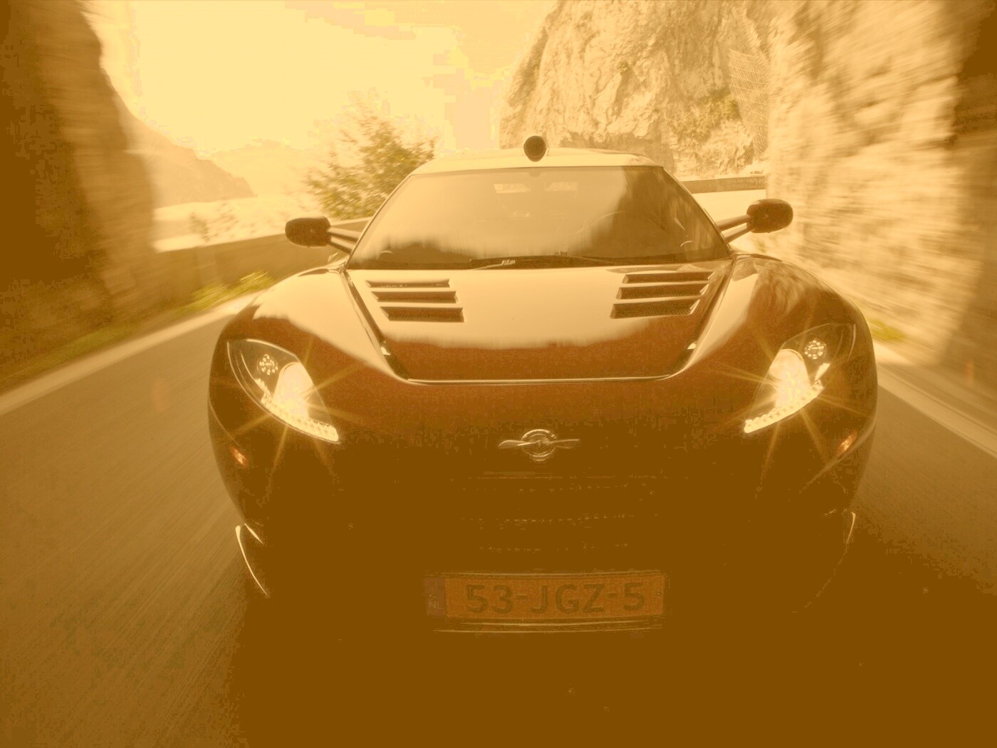 Машина въезжает в тоннель обои