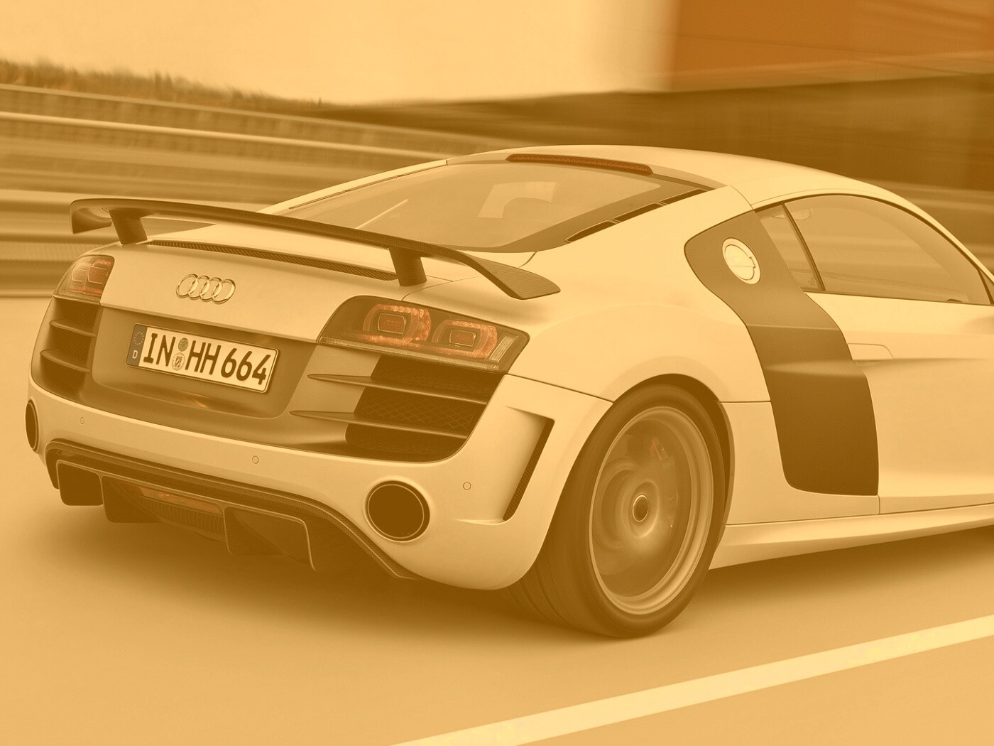 Audi R8 на скоростной трассе обои