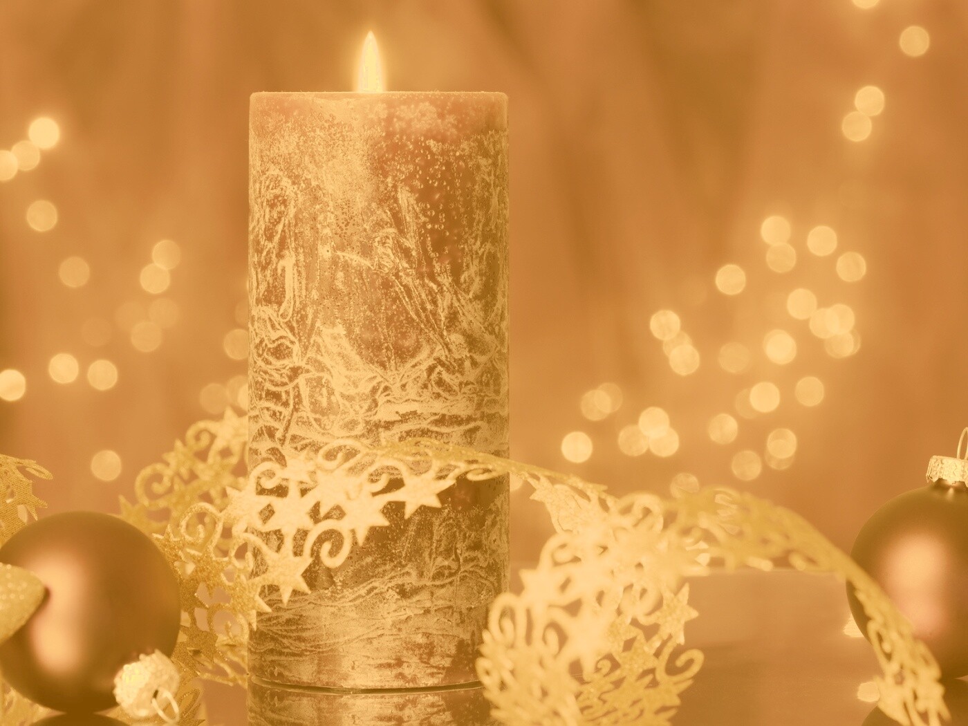 Новогодняя свеча обои