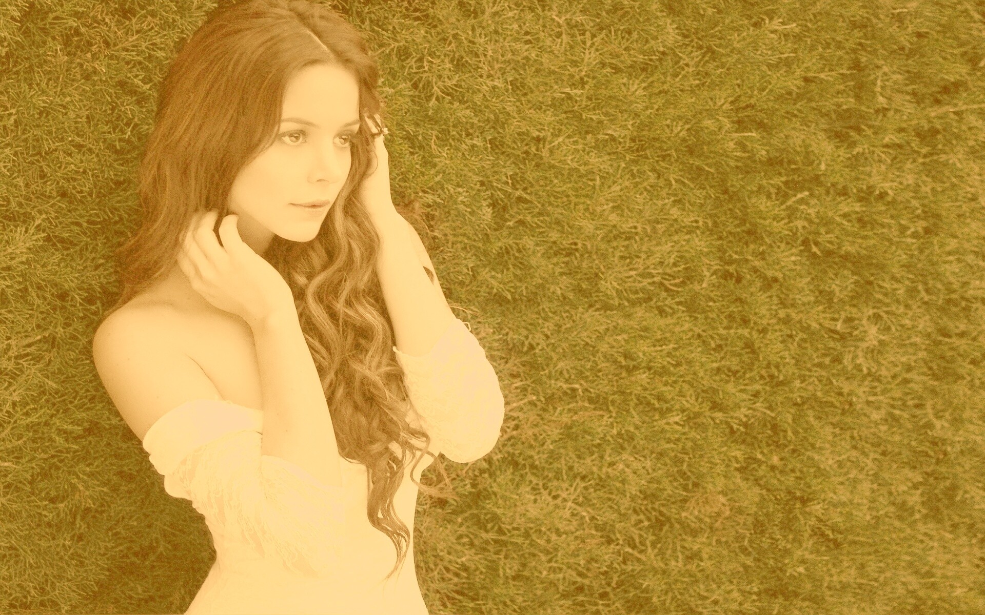 В белом платье обои