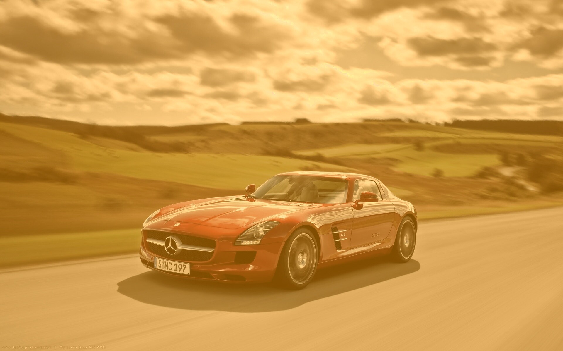 Красный спортивный мерседес обои