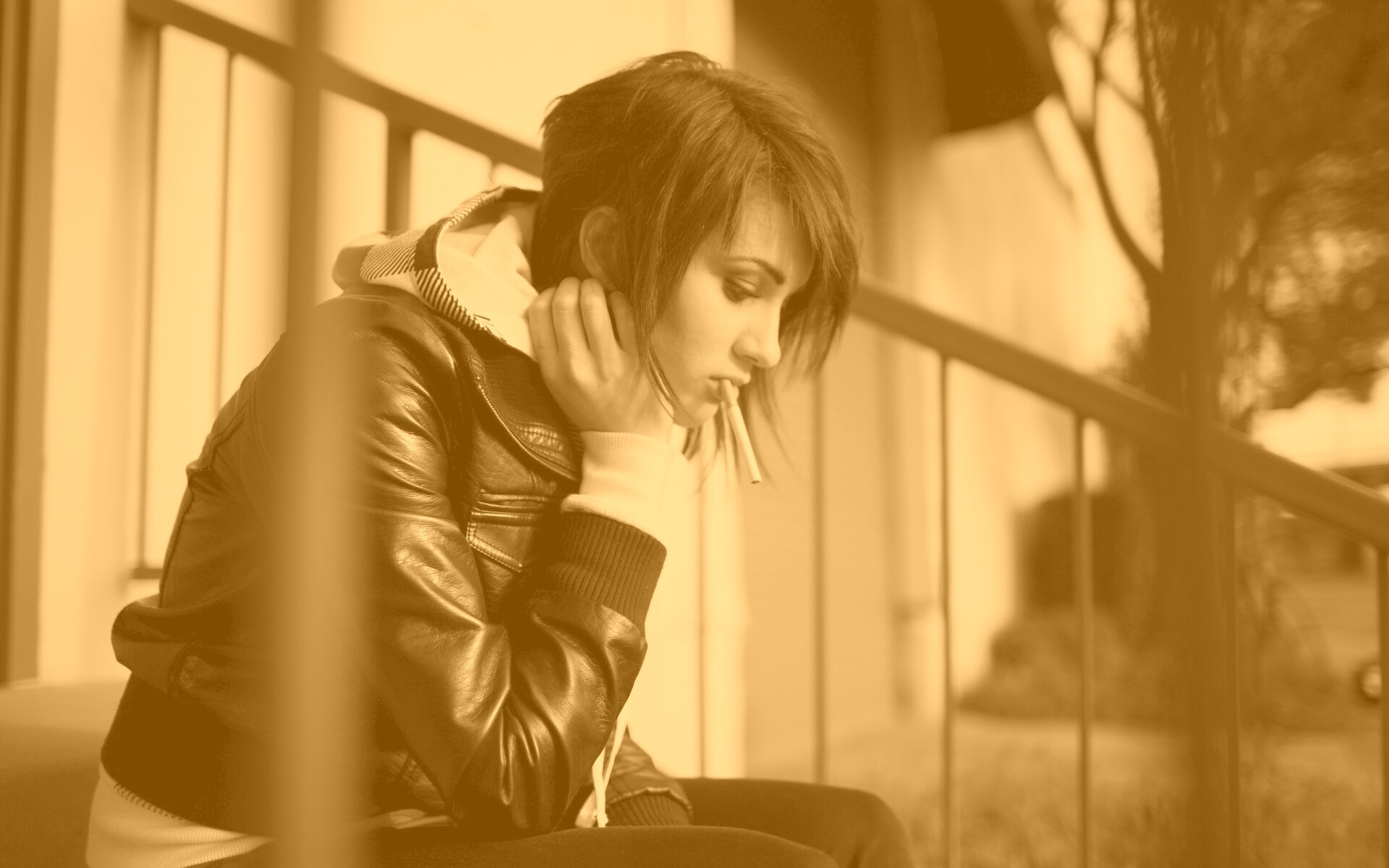 Девушка с сигаретой обои