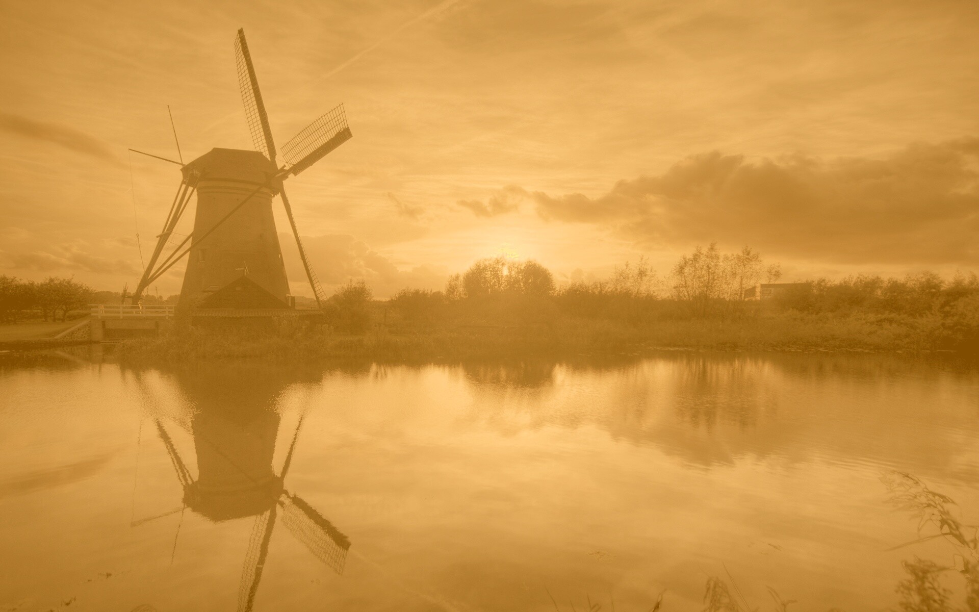 Мельница на озере обои