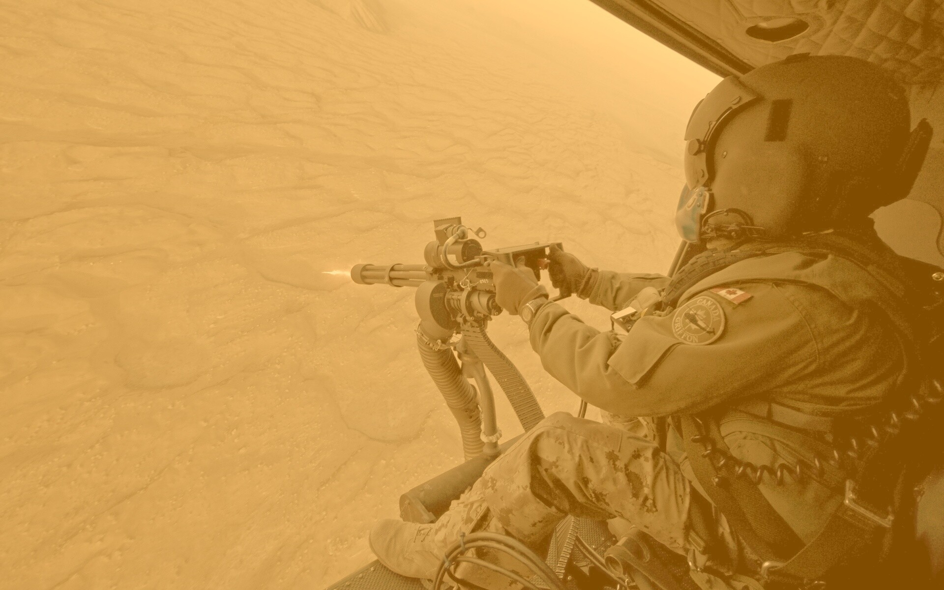 Обстрел с борта вертолета обои