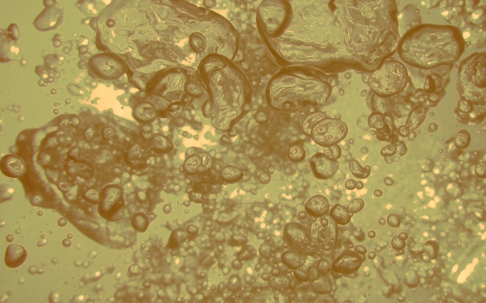 Тёмные пузыри в воде обои