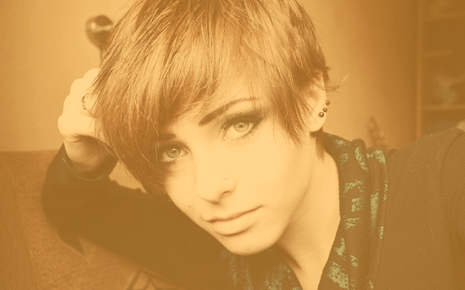 Выразительный взгляд голубых глаз обои